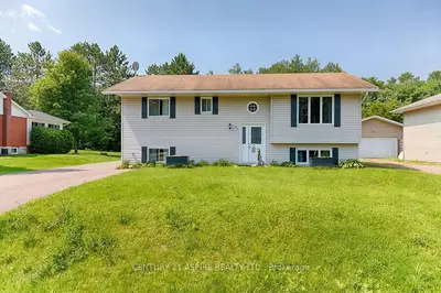 26 JOSEPH Street, Laurentian Hills, ON K0J 1J0
