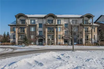 655 BEAUPARC Crescent 106, Cyrville - Carson Grove - Pineview, ON K1J 0B6