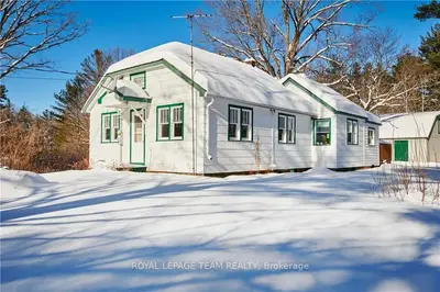 12278 LANARK Road, Greater Madawaska, ON K0J 1H0
