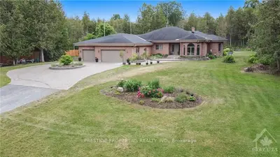 6088 GOUGH Road, Greely - Metcalfe - Osgoode - Vernon and Area, ON K4M 1B2