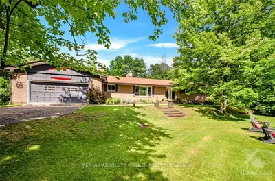 110 Pineridge Road, Carp - Huntley Ward, On K0a 1l0