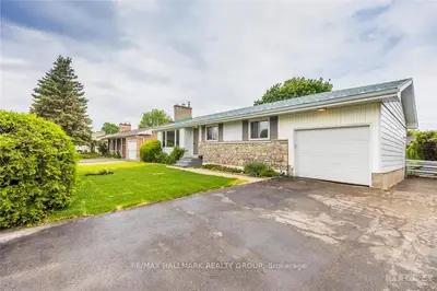 61 VIEWMOUNT Drive, Meadowlands - Crestview and Area, ON K2G 3C4
