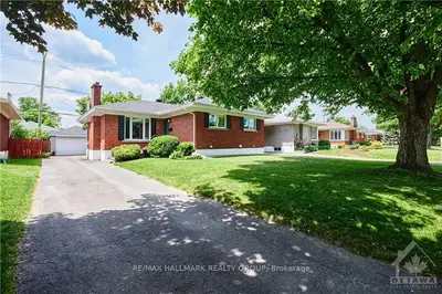 1342 HANBURY Street A, Belair Park - Copeland Park and Area, ON K2C 2M2