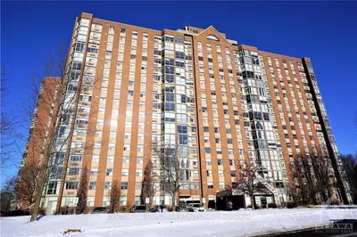 2760 CAROUSEL Crescent 101, Blossom Park - Airport and Area, ON K1N 2N4