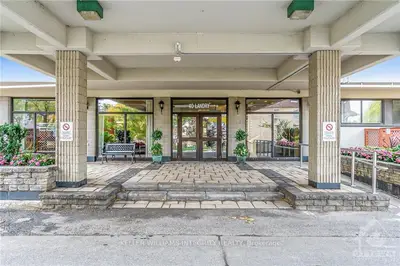 40 LANDRY Street 405, Vanier and Kingsview Park, ON K1L 8K4