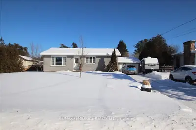 6 WILLIAM Street, Petawawa, ON K8H 2K4