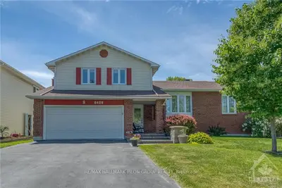 6428 SUGAR CREEK Way, Orleans - Convent Glen and Area, ON K1C 1Y2
