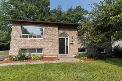 14 EARL Street, Petawawa, ON K8H 3M4