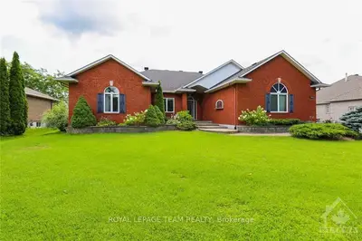 6884 TWIN LAKES Avenue, Greely - Metcalfe - Osgoode - Vernon and Area, ON K4P 1P1