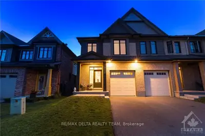 275 AVRO Circle, Manor Park - Cardinal Glen and Area, ON K1K 2G8