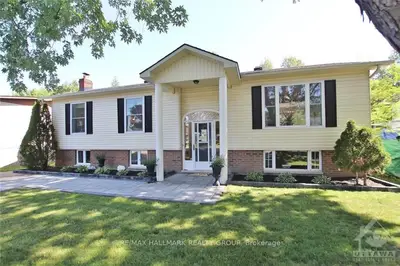 17 WOODWIND Crescent, Stittsville - Munster - Richmond, ON K2S 1V1