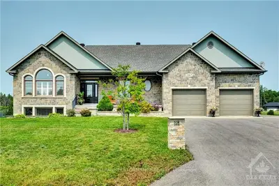 1987 FARISITA Drive, Orleans - Cumberland and Area, ON K0A 3H0