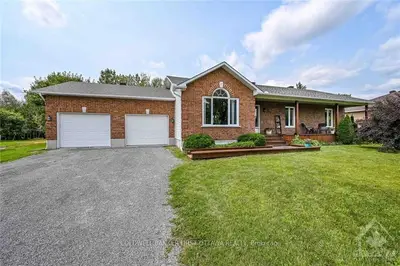 1516 BACK PLACE Avenue, Greely - Metcalfe - Osgoode - Vernon and Area, ON K4P 1R3