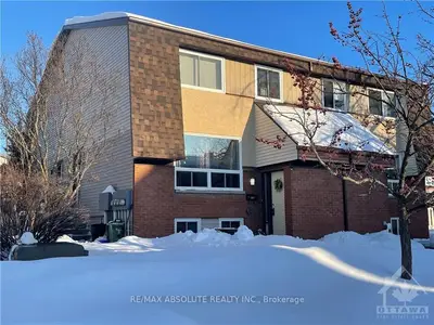 31A WOODVALE, South of Baseline to Knoxdale, ON K2G 4H3