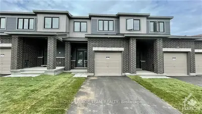 1102 SPEEDVALE Court, Kanata, ON K2T 0P5