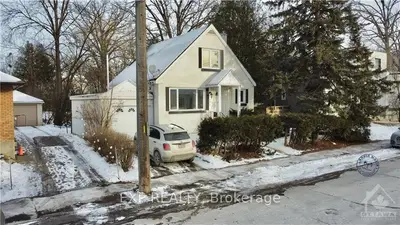 151 KEYWORTH Avenue, Tunneys Pasture and Ottawa West, ON K1Y 0E7