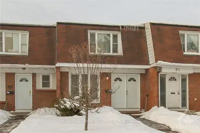920 DYNES Road 49, Mooneys Bay - Carleton Heights and Area, ON K2C 0G8