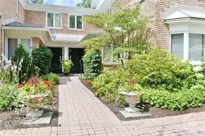55 WHITEMARL Drive 7, Rockcliffe Park, ON K1L 8J9