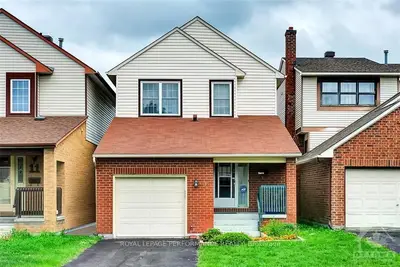 13 CRIMSON Gate, Hunt Club - South Keys and Area, ON K1T 1Z6