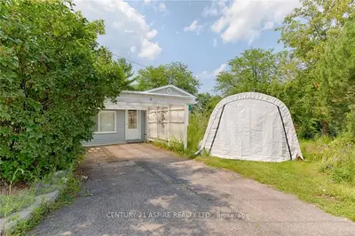 6 ASTROLABE Road, Whitewater Region, ON K0J 1K0