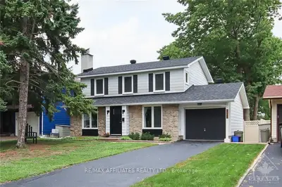 2069 MAYWOOD Street, Elmvale Acres and Area, ON K1G 1E8