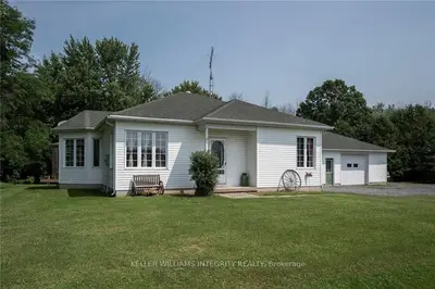 2051 VALLEY Street, North Stormont, ON K0C 1W0