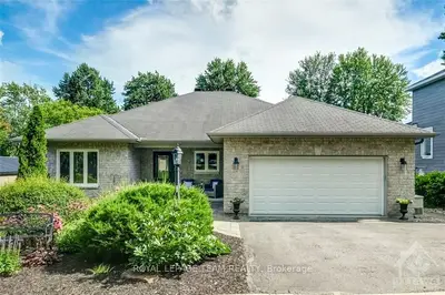 1574 OLD WELLINGTON Street, Manotick - Kars - Rideau Twp and Area, ON K0A 2E0