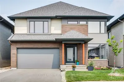 706 CARNELIAN Crescent, Blossom Park - Airport and Area, ON K1X 0A9