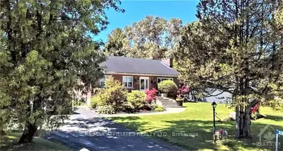 3264 OLD MONTREAL Road, Orleans - Cumberland and Area, ON K4A 1H9
