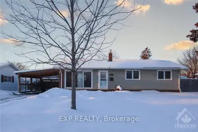 25 OAKVIEW Avenue B, Meadowlands - Crestview and Area, ON K2G 2Z9