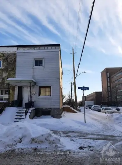 26 HENRY Street, Dows Lake - Civic Hospital and Area, ON K1S 3E7