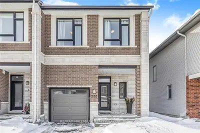 233 DOLCE Crescent, Blossom Park - Airport and Area, ON K4M 0E2