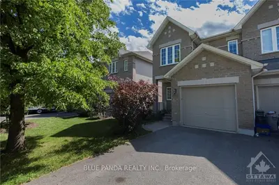 811 SCHOONER Crescent, Blossom Park - Airport and Area, ON K1V 1Y2