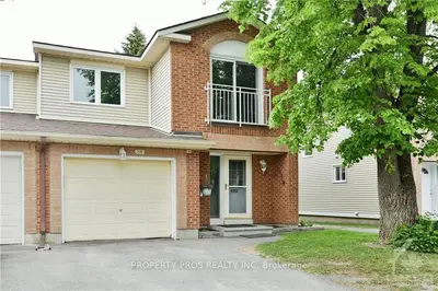 20F CASTLEBROOK Lane, South of Baseline to Knoxdale, ON K2G 5G3