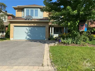 23 CASTLETON Street, South of Baseline to Knoxdale, ON K2G 5P2