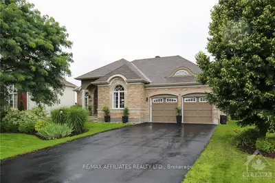 6928 MARY ANNE Drive, Greely - Metcalfe - Osgoode - Vernon and Area, ON K4P 0B9