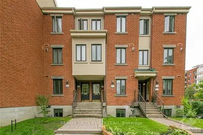 43 CRISPIN, Manor Park - Cardinal Glen and Area, ON K1T 2T7