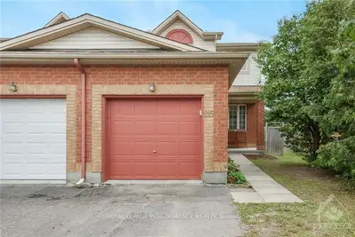 215 DUNTROON Circle, Hunt Club - South Keys and Area, ON K1T 4C9