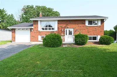 794 COMSTOCK Crescent, Brockville, ON K6V 6E1