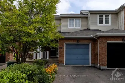656 WILDSHORE Crescent, Blossom Park - Airport and Area, ON K1V 1X9