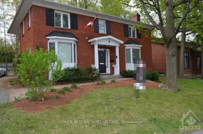10 Bittern Court, Rockcliffe Park, ON K1L 8J8