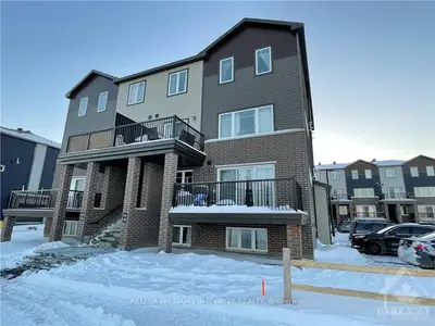 704D AMBERWING, Orleans - Cumberland and Area, ON K4A 3T9