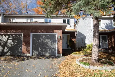 3045 COUNCILLOR'S Way, Blossom Park - Airport and Area, ON K1T 2T3