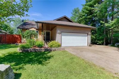 64 LEGERE Drive, Laurentian Hills, ON K0J 1P0