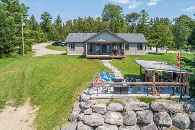 827 RAPID Road, Whitewater Region, ON K0J 2L0