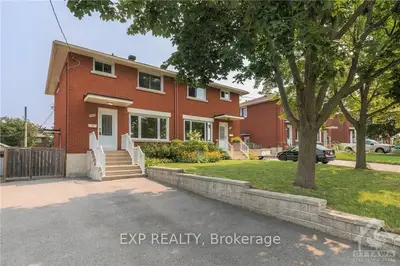 1029 RIDDELL Avenue S, Belair Park - Copeland Park and Area, ON K2C 2J6