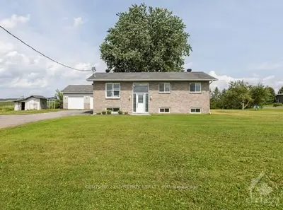 1917 CHAMPLAIN Road, Clarence-Rockland, ON K0A 1N0