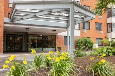 225 ALVIN Road 302, Manor Park - Cardinal Glen and Area, ON K1K 4H6