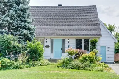 810 RAGLAN Avenue, Elmvale Acres and Area, ON K1G 1M4