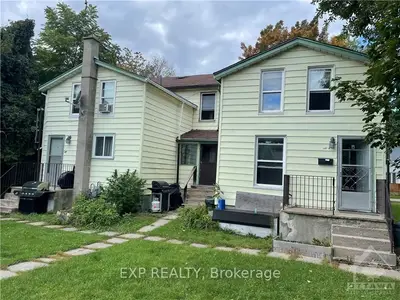 145-147 WELLINGTON Street, Gananoque, ON K7G 1B6